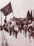Thällmann-Komiteen var én af af de hoc-komiteer, Røde Hjælp oprettede. Billedet viser et DKU-optog vistnok i 1935 (ABA)