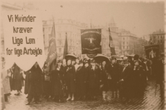 Kvindeligt Arbejderforbunds Afdeling 5 i strejke for ligeløn, 1930.