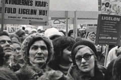 Kvindeligt Arbejderforbund til kamp for ligeløn under overenskomstforhandlingerne i 1973.